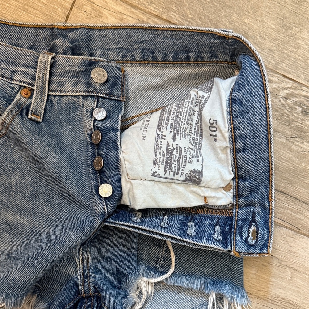 Levi's 501 Distressed Cutoff Denim Shorts - Medium Wash Blue - Picture 4 of 7